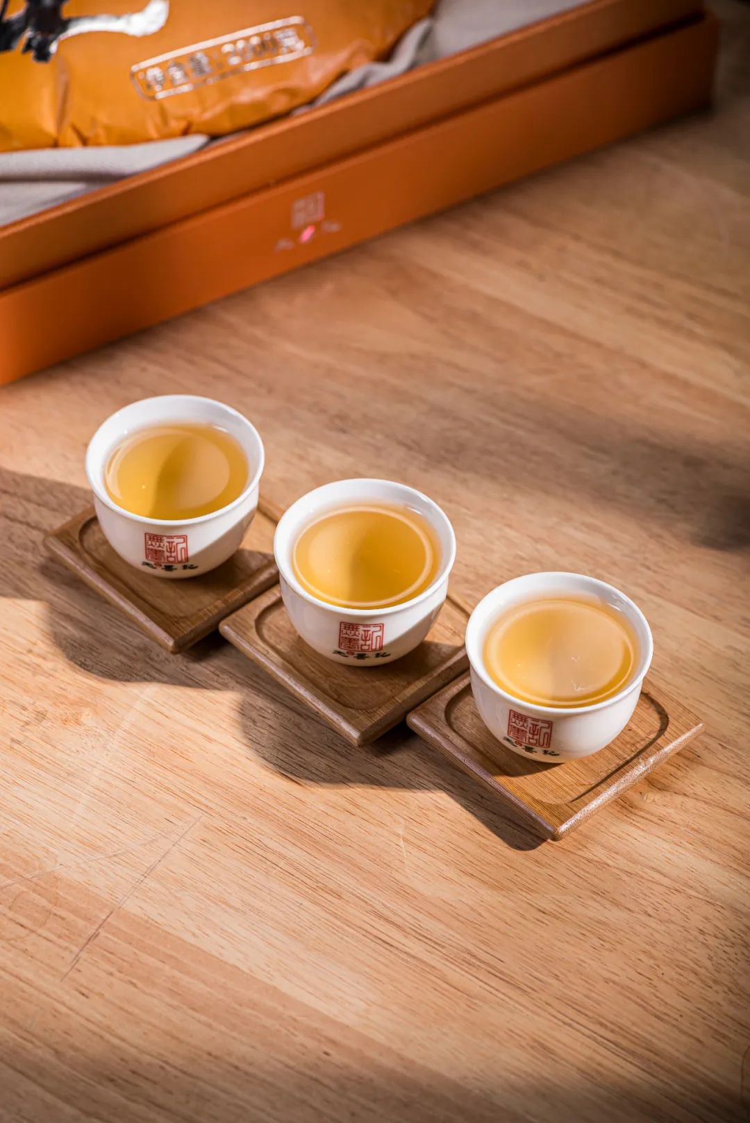 1699672410138601.jpg 10飞龙在天生肖饼官网.jpg